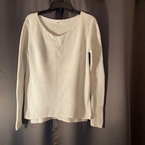White GAP sweater, v neck. Like new!
